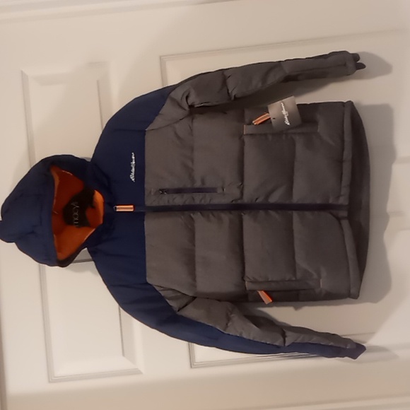 Eddie Bauer Boys' Classic Down Hooded Jacket NWT Sizes Small & Medium - Picture 3 of 5